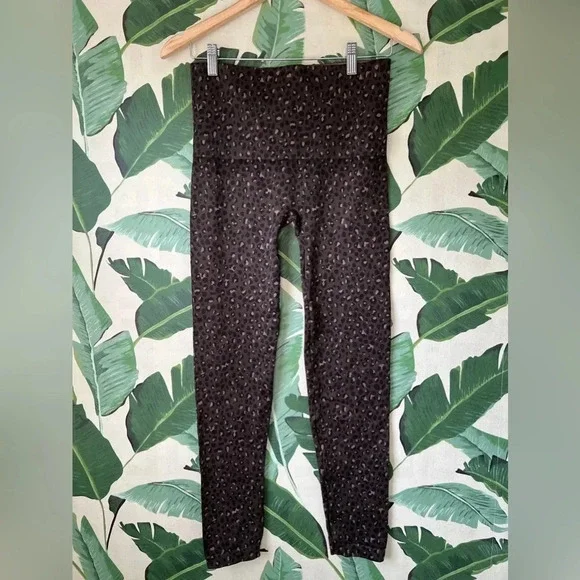 Spanx Look At Me Now Seamless Womens Leopard Olive Leggings Size Medium XL